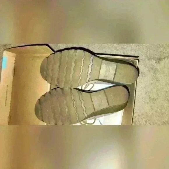 Sperry Women's Stella Prow Taupe Ankle Bootie,Size 7M - Picture 2 of 3